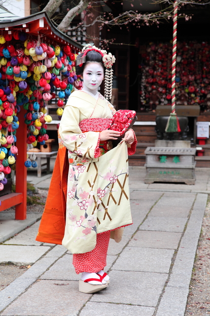 舞妓はんのおこぼ | Kyoto love Kyoto. 伝えたい京都、知りたい京都。