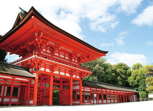 世界文化遺産 古都京都の文化財の一つである賀茂御祖神社（下鴨神社）楼門