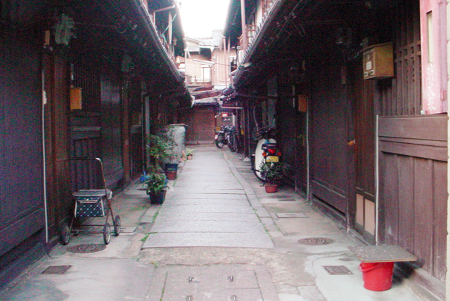 三上家路地(智恵光院通五辻上ル紋屋町)