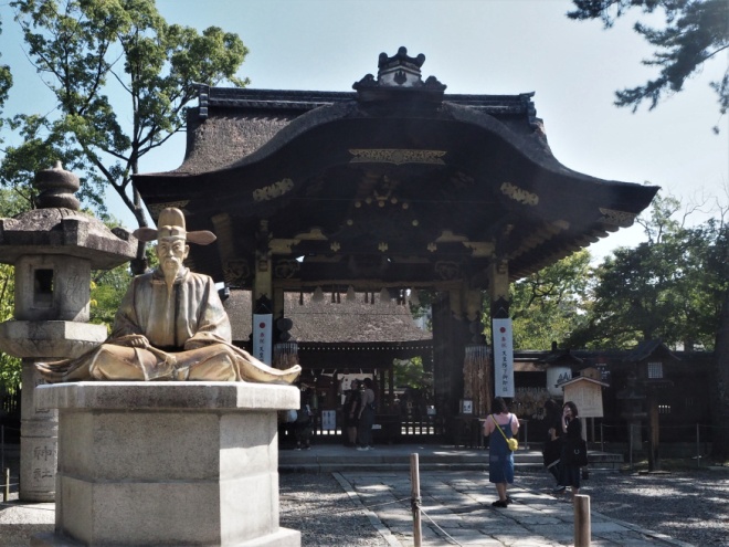 豊国神社 　唐門と秀吉像