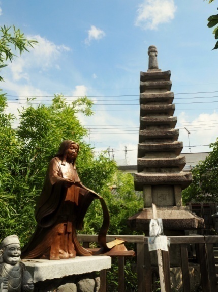 紫式部の供養塔