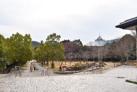 宝が池公園入口