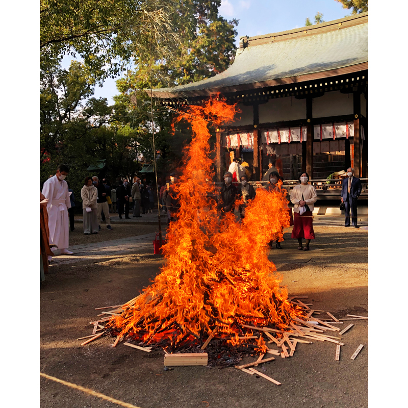 ▲御霊神社火焚祭　燃え盛る炎