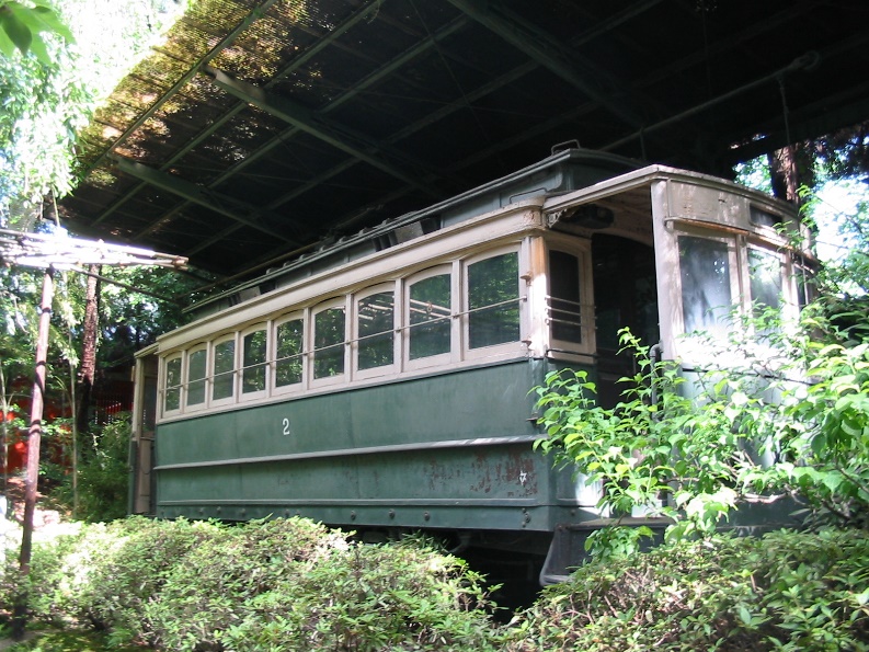 平安神宮に保存されている2号車　重要文化財