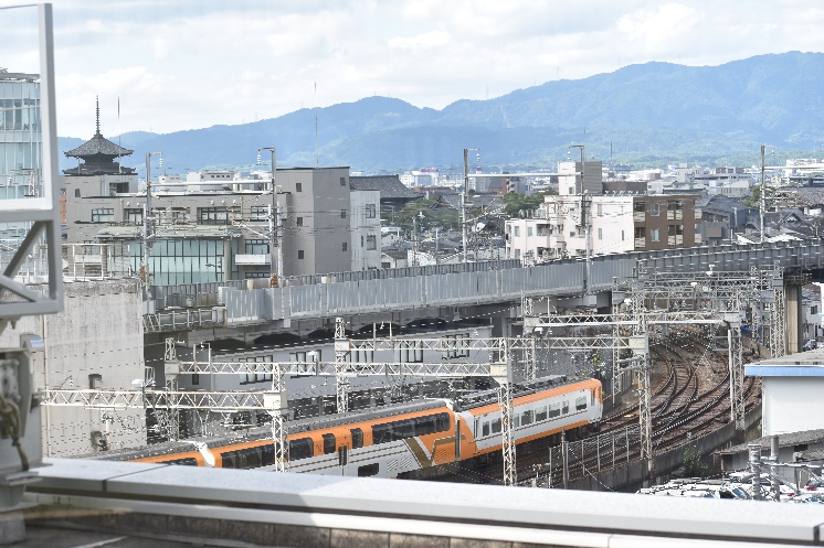 眺望GATEから南西を見る （写真左上に東寺が見える）