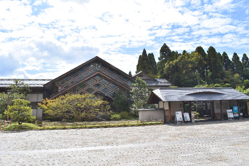 朱雀の庭と緑の館