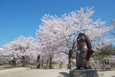 モニュメント「流れ星に」