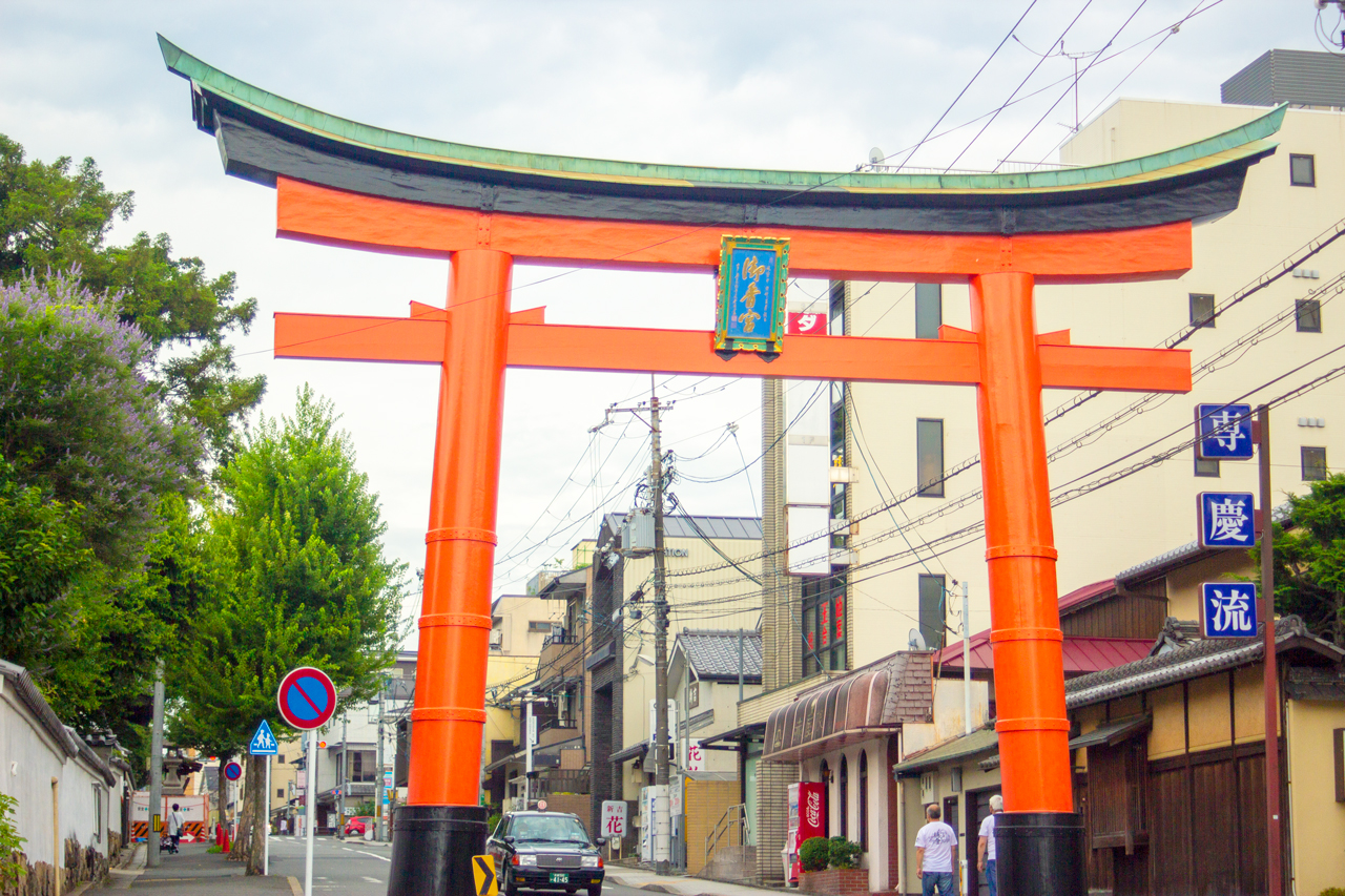 御香宮の鳥居