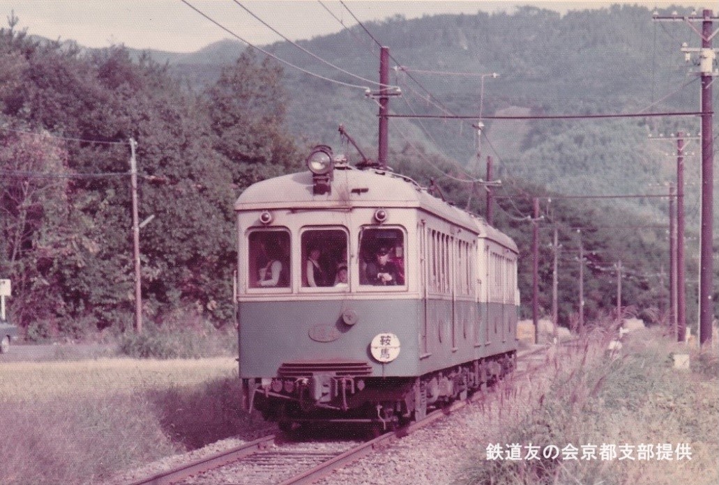 木野～岩倉間を行くポール時代のデナ21形